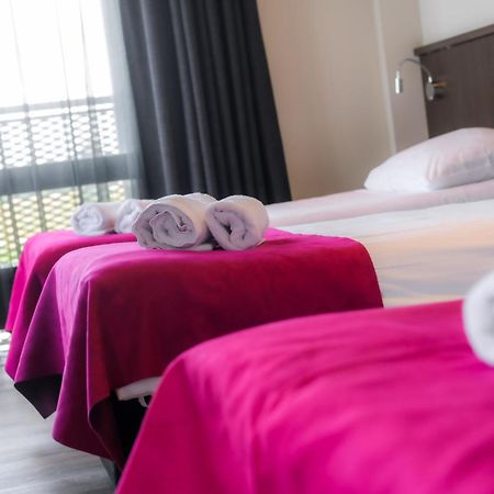 Bas World Hotel Veghel Exterior photo