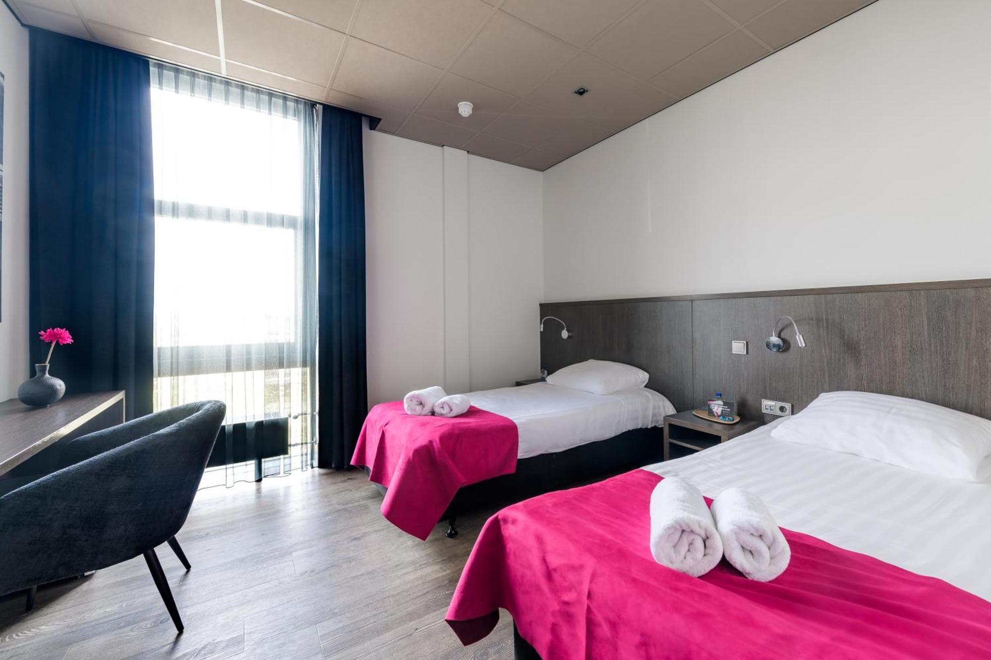 Bas World Hotel Veghel Exterior photo