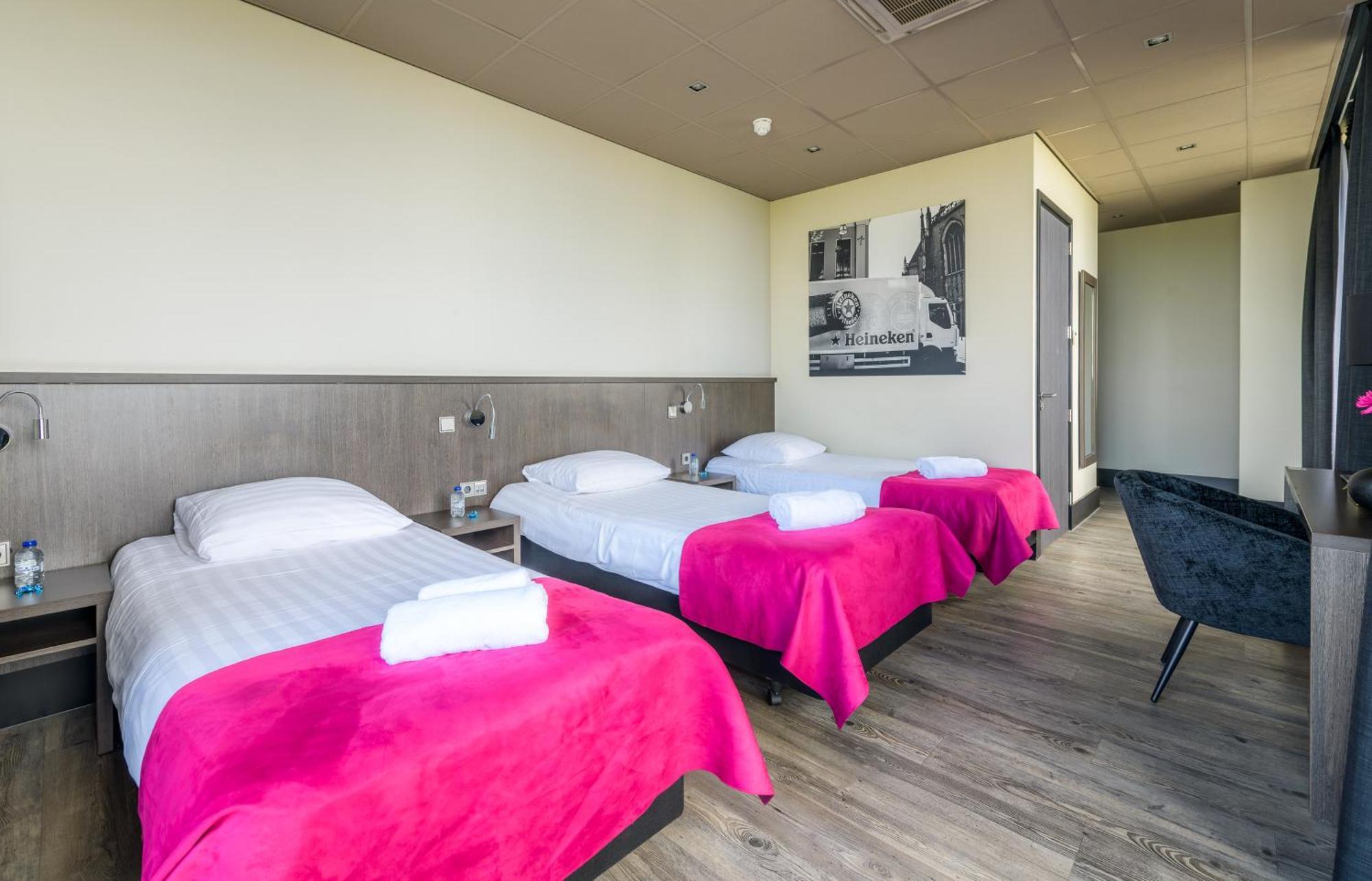 Bas World Hotel Veghel Exterior photo